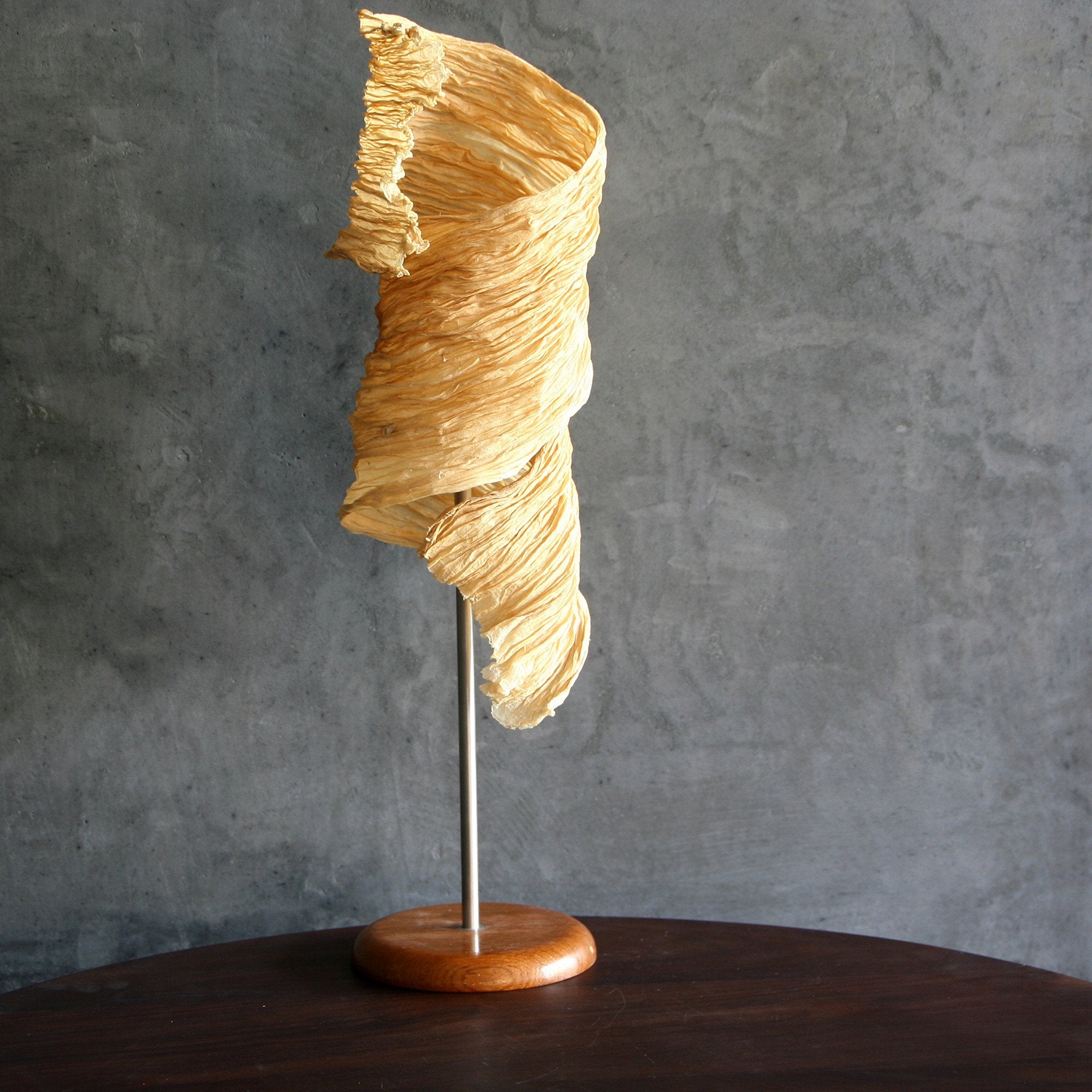 Leaf Curl Table Lamp