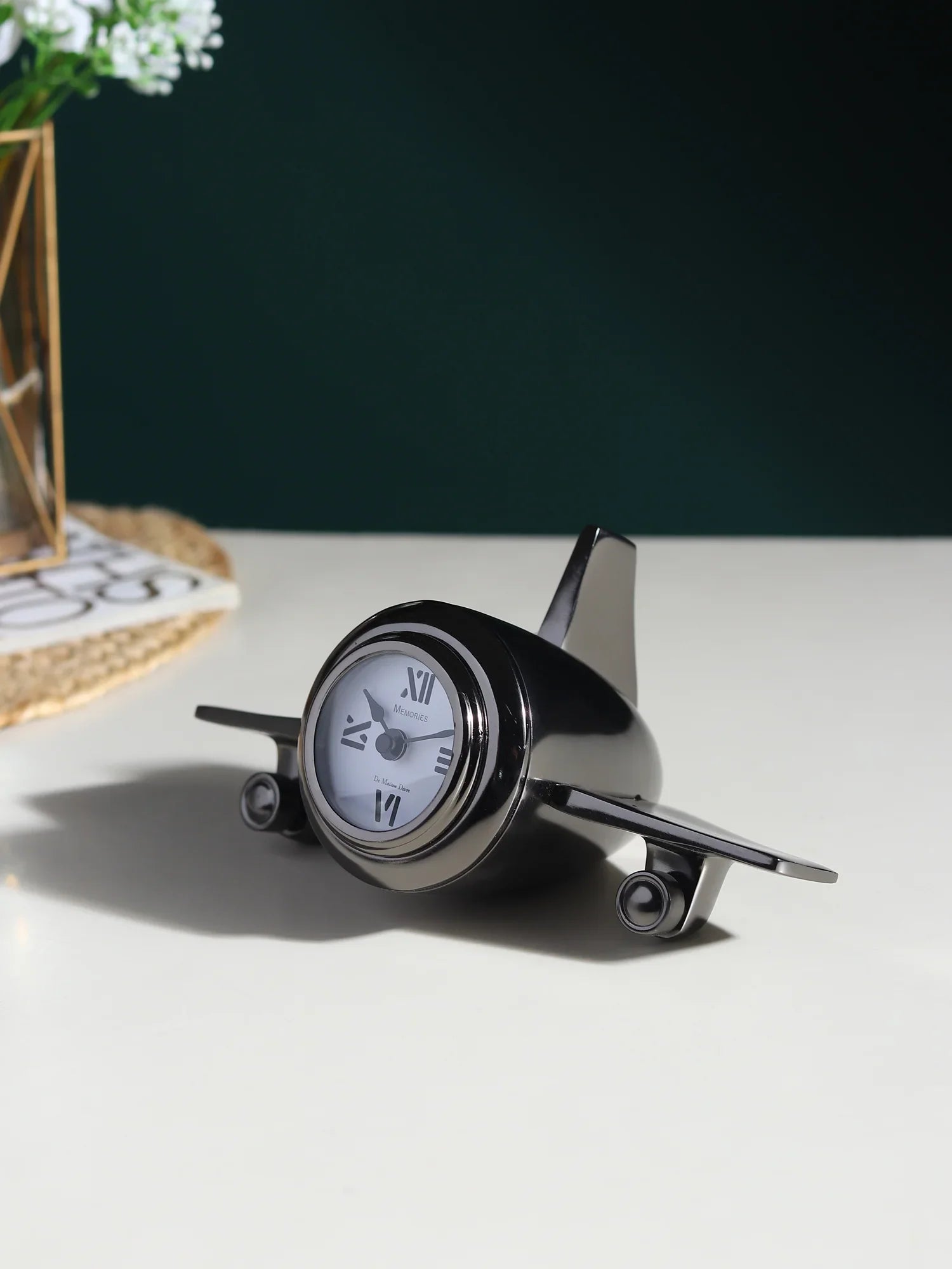 Retro Wing Table Clock