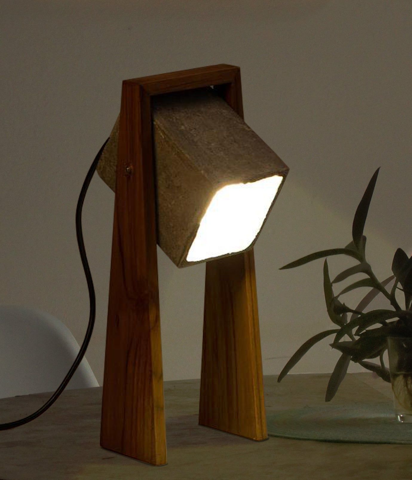 Cubitre Woodlot Table Lamp