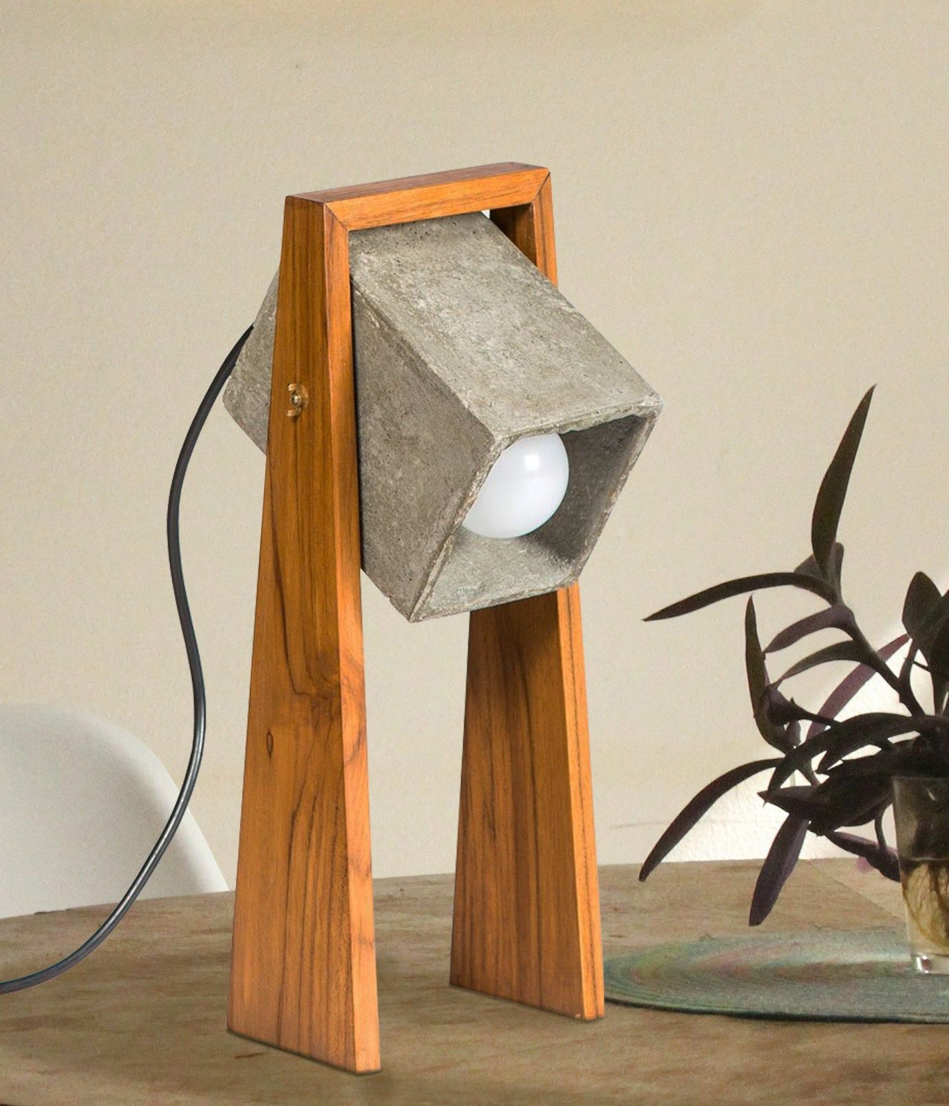 Cubitre Woodlot Table Lamp